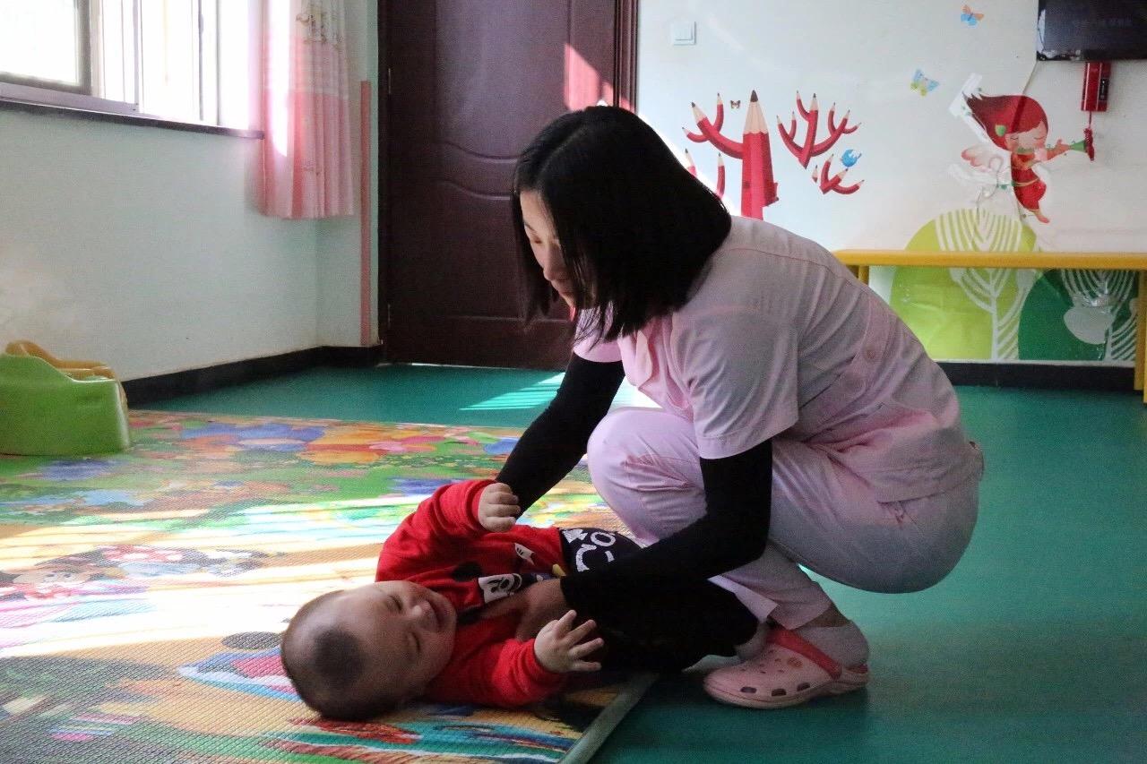 以愛之名，90后女孩重回福利院