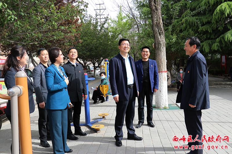 張希岳在督查城市基層黨建工作時強調 要持續(xù)提升服務水平 激發(fā)居民“主人翁”意識 不斷增強群眾參與社區(qū)治理的積極性和主動性