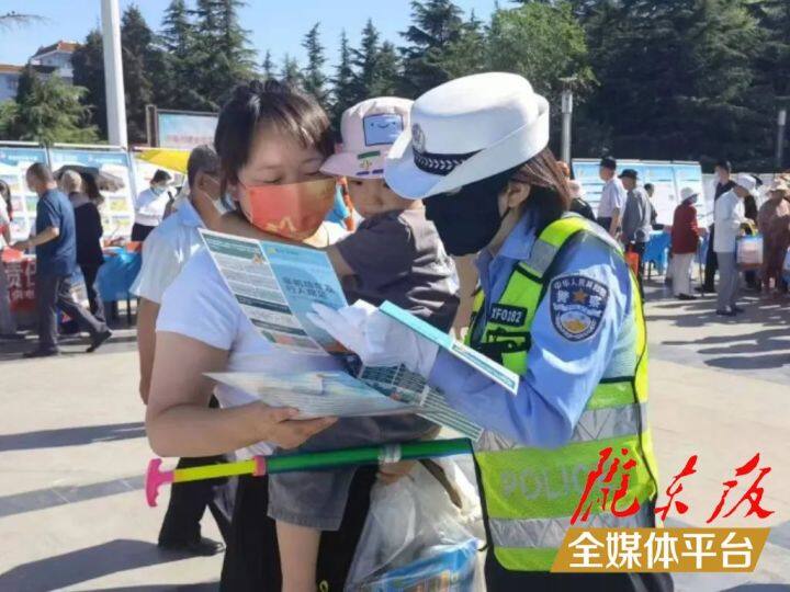 【創(chuàng)建全國文明城市·我們在行動(dòng)】西峰公安交警強(qiáng)化“一老一小”宣傳，筑牢交通安全防線