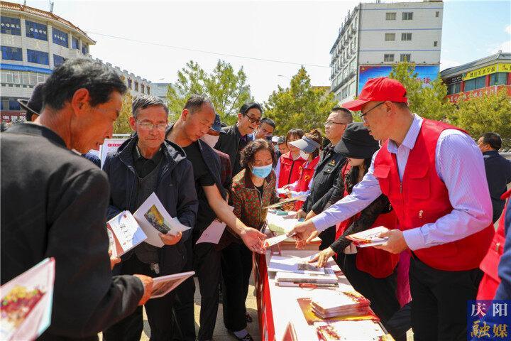 【慶陽市第20個(gè)民族團(tuán)結(jié)進(jìn)步月·西峰】西峰區(qū)舉辦第20個(gè)民族團(tuán)結(jié)進(jìn)步宣傳月政策法規(guī)集中宣傳活動(dòng)