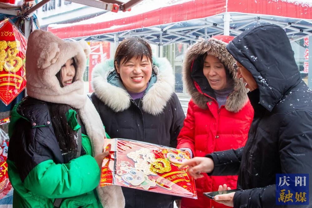 【攝影報(bào)道】趕年集，備年貨，歡天喜地過大年