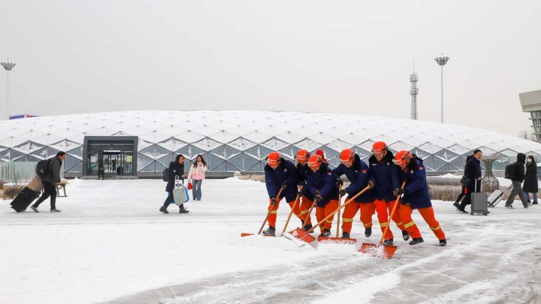 慶陽市西峰區(qū)森林消防大隊(duì)：清冰除雪保障出行