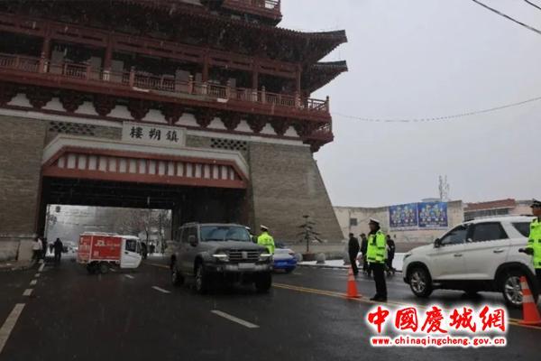 慶城公安交警全面開展面包車專項整治行動