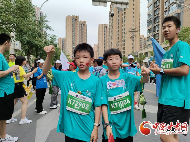 燃情賽道 逐夢(mèng)金城——慶陽跑團(tuán)攜香包征戰(zhàn)蘭馬