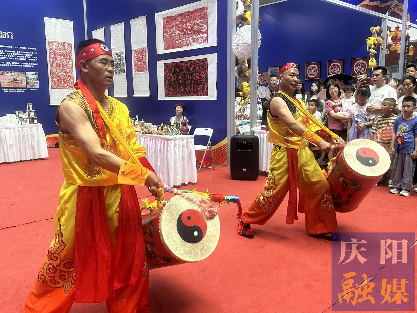 【香約慶陽(yáng) 包容天下】“蘭州太平鼓”非遺表演亮相慶陽(yáng) 展黃河之濱神韻